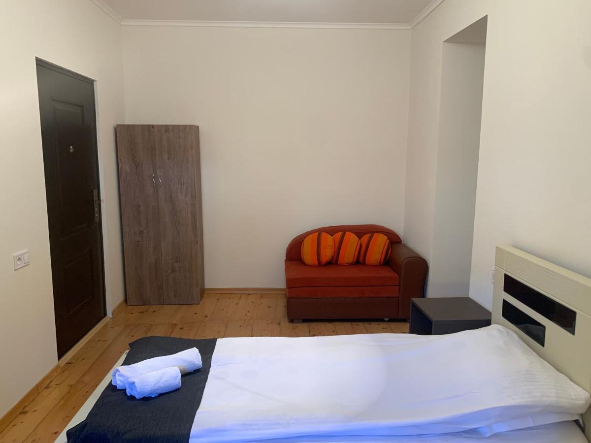 Hotel Lemi Местия Екстериор снимка